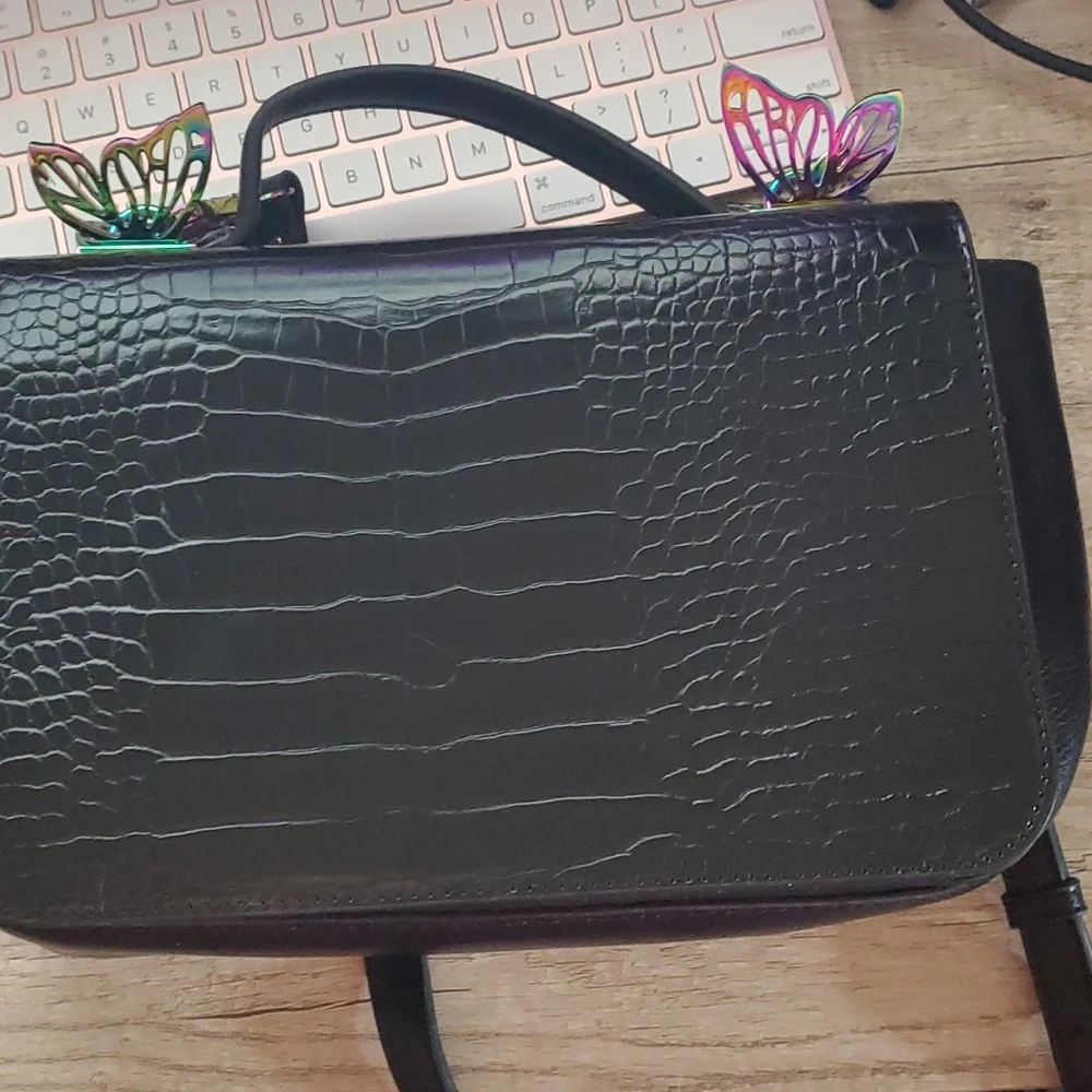 Betsey Johnson Beautiful Oil Spill Butterfly Black Purse (Like NEW) - Picture 6 of 9